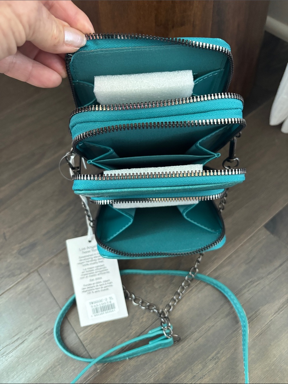 Alyssa Crossbody PU Leather,embossed floral,3 zip compart,phone,removable strap - Picture 2 of 11